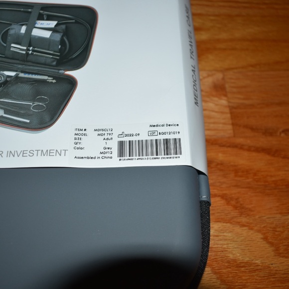 MDF PROCARDIAL TITANIUM STETHOSCOPE ORION NEBULA/ROSE GOLD & accessories - Picture 13 of 14